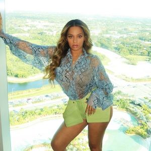 Meet your Posher, Marion